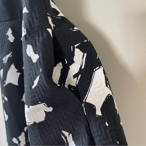 BANANA REPUBLIC Black and White Textured Floral Fit and Flare Mini Dress - Picture 5 of 14